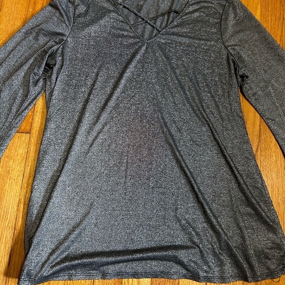 89th + Madison Silver  Long Flare Sleeve Blouse  Size Large - Picture 3 of 8